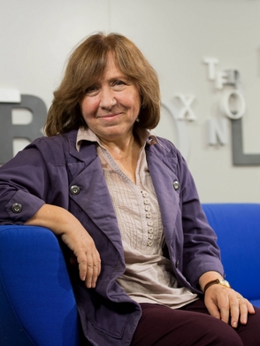 Otorgan Nobel de Literatura a periodista bielorrusa Svetlana Alexiévich