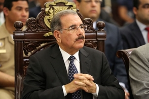 El presidente Medina designó nuevos gobernadores  en 11 provincias