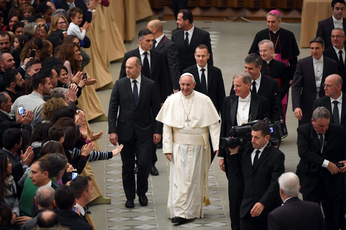 El papa Francisco invocó la paz para todos  al impartir tradicional bendición “urbi et orbi” de Navidad