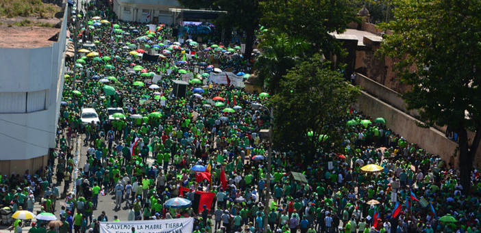 Miles marchan en la Capital contra la corrupción y la impunidad