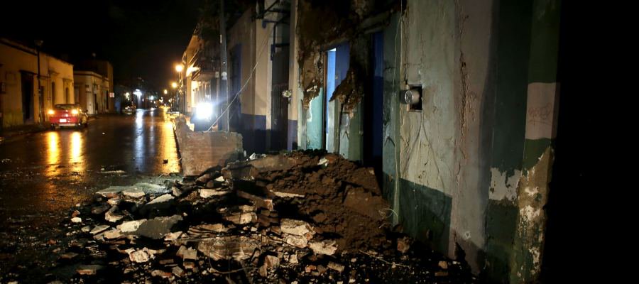 Sube a 32 la cifra de muertos en el sur de México por fuerte terremoto