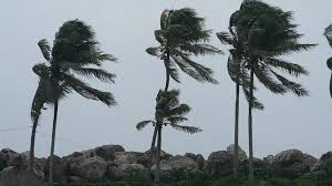 Aguaceros, tronadas y ráfagas de viento ante el paso del huracán Irma