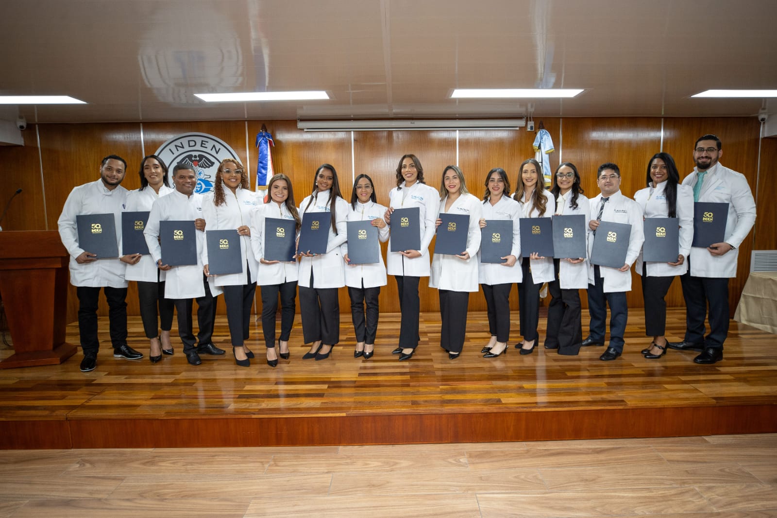 INDEN entrega nuevos especialistas a la sociedad dominicana