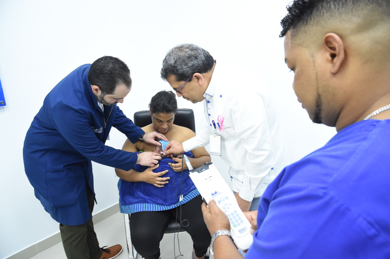 SNS exhibe resultados de tres programas que mejoran salud de los dominicanos